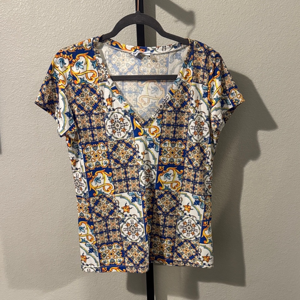 Chic V-Neck Mosaic Print Blouse